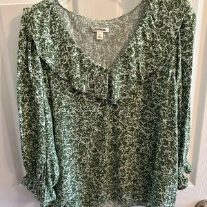 Good threads green and white 3/4 length sleeve pullover top